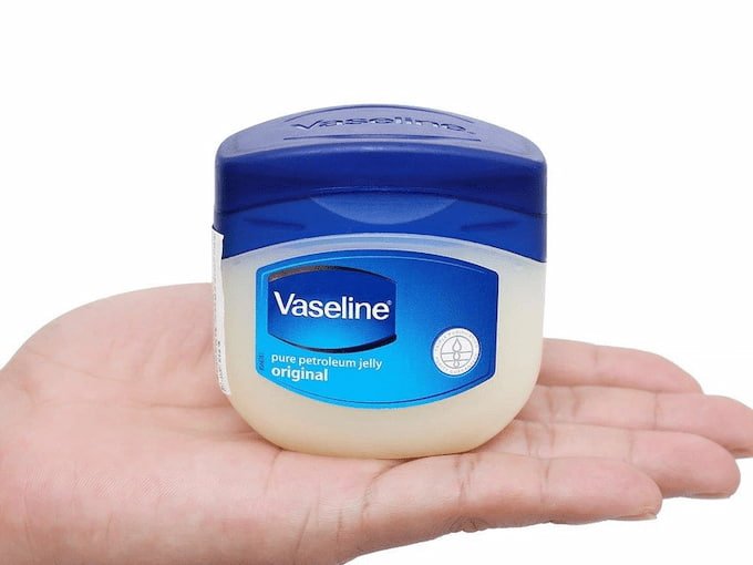 What Impacts Your Eyelashes From Vaseline?